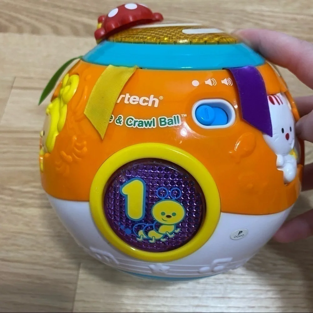 V-tech Move & Crawl Ball Toy Music Buttons Baby